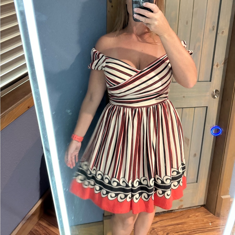 AHHA SUI Off-Shoulder Dress